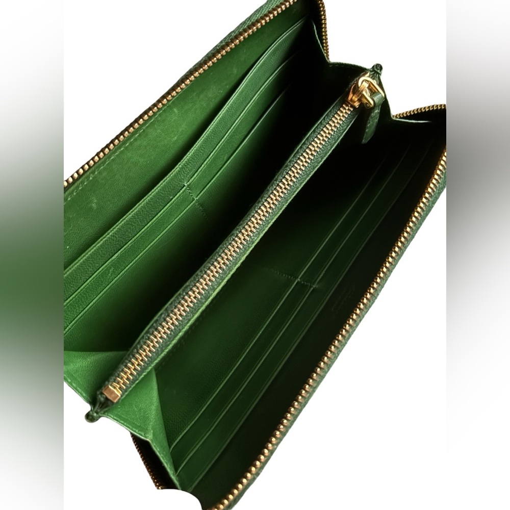 Prada Green Long Leather Zipper Wallet Excellent Condition - Picture 5 of 16